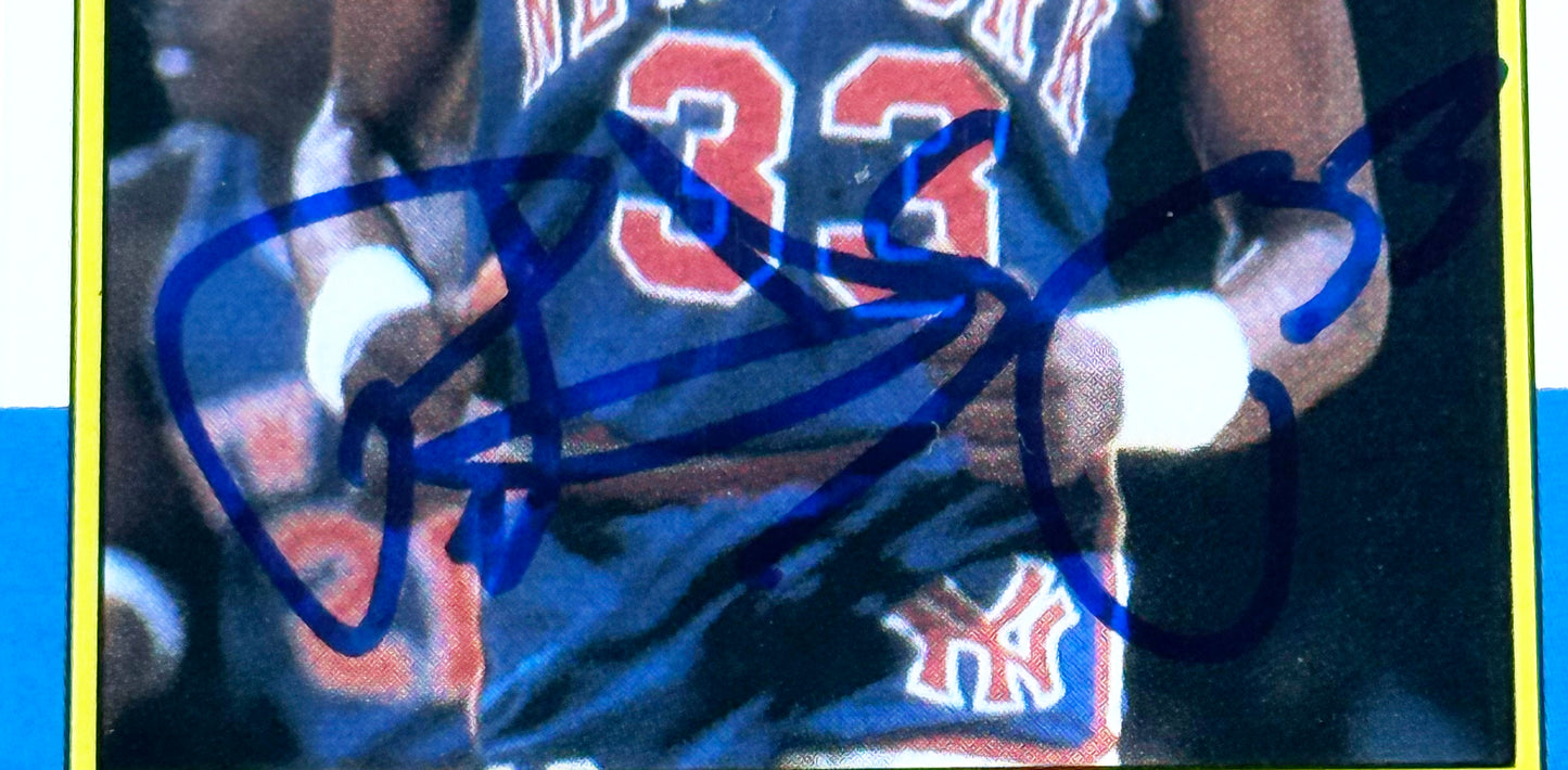 1986 Patick Ewing Fleer RC Rookie Auto #32 PSA 8 / 10 Auto
