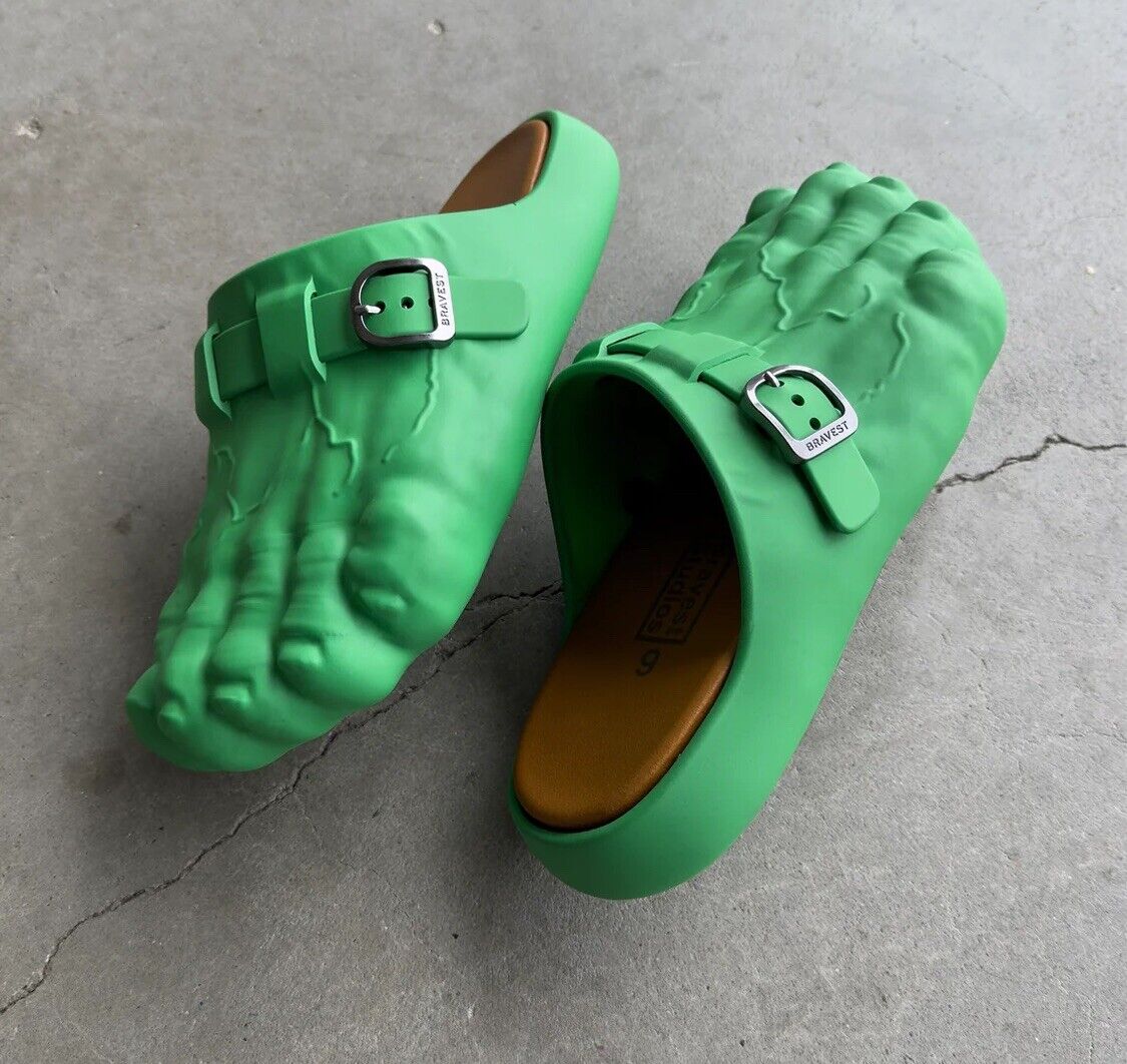 2024 Bravest Studios Hulk Green Foot Clogs Size 11 - Brand New with Box