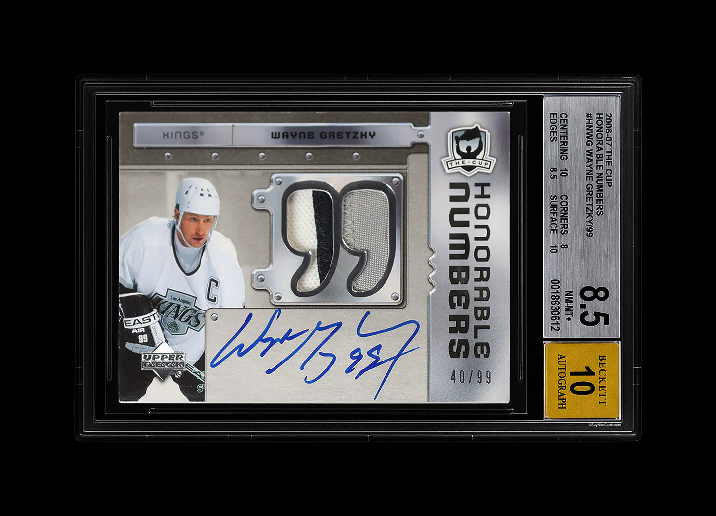 2006-07 Wayne Gretzky UD The Cup Honorable Numbers Patch Auto /99 #HNWG BGS 8.5