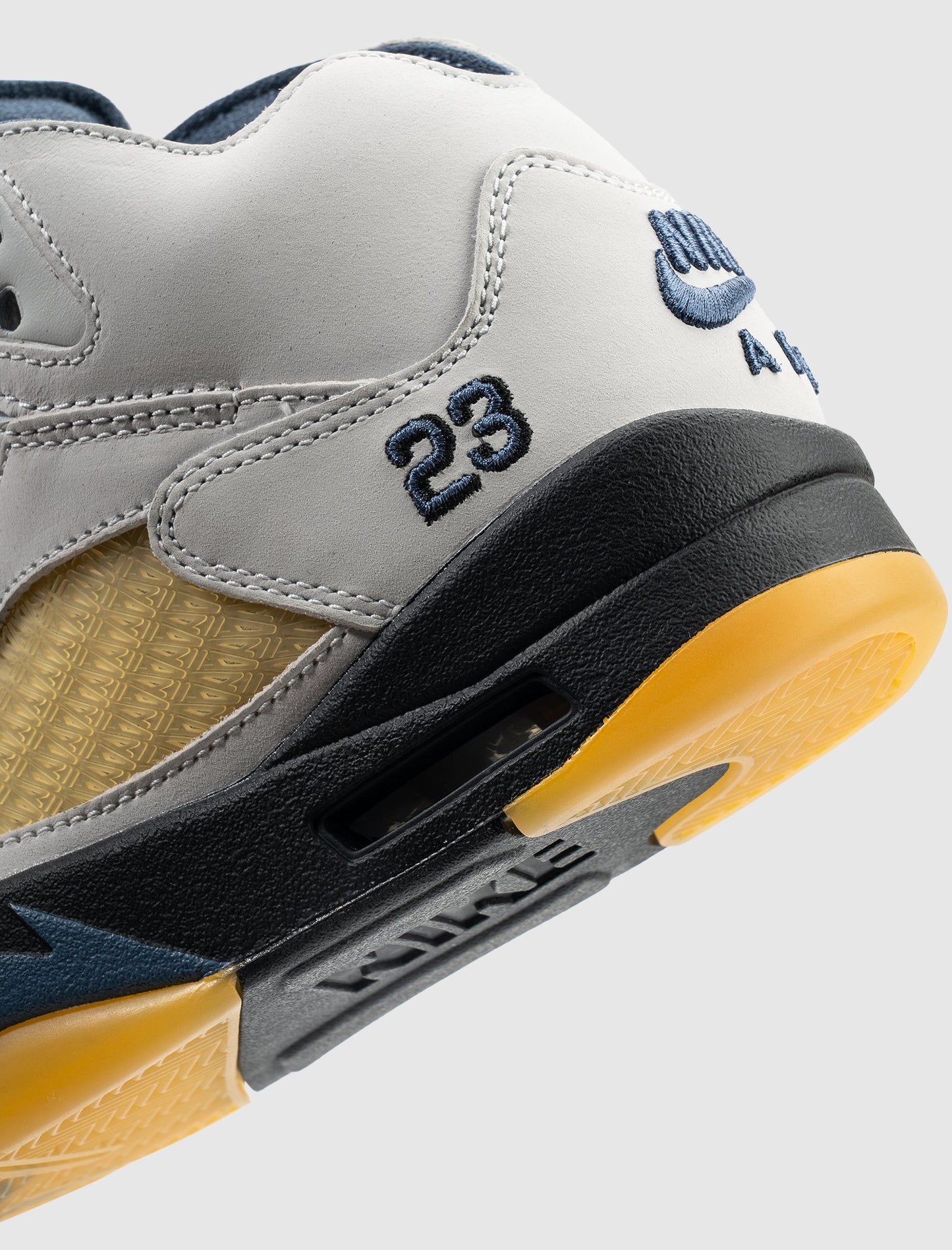 2023 Jordan 5 A Ma Maniere Dawn Photon Dust (fz5758-004) Sz. 12w/10.5m In Hand